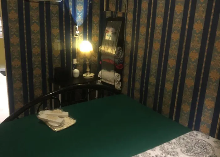 Johnfonz Building Spacious Homestay